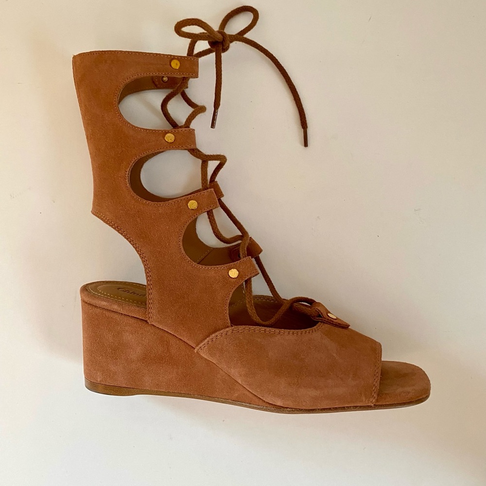 NWT CHLOE TAN SUEDE LACE UP WEDGE RUNWAY GLADIATOR SANDAL - Picture 1 of 16